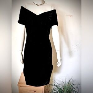80’s Vintage LBD Off-Shoulder Black Velvet Dress - Pinup/Bodcon/Classic